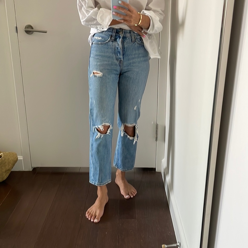 Levi’s Wedgie Straight in size 24